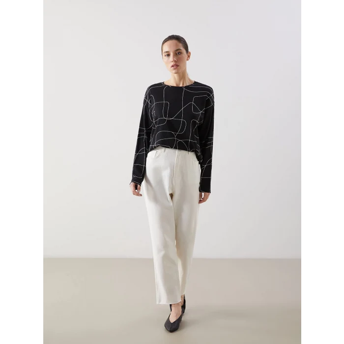 LCWAIKIKI Classic Ekru Bisiklet Yaka Desenli Oversize Kadın Tişört