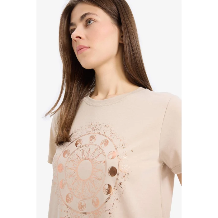 Defacto E5146 Bej Regular Fit Bisiklet Yaka Astral Baskılı Kısa Kollu Tişört
