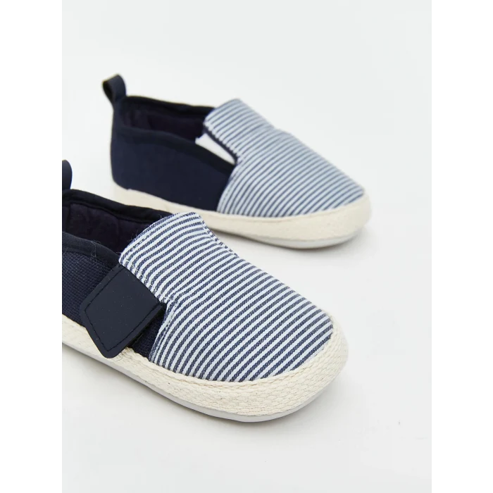 LCW STEPS Lacivert Cırt Cırtlı Erkek Bebek Yürüme Öncesi Ayakkabısı