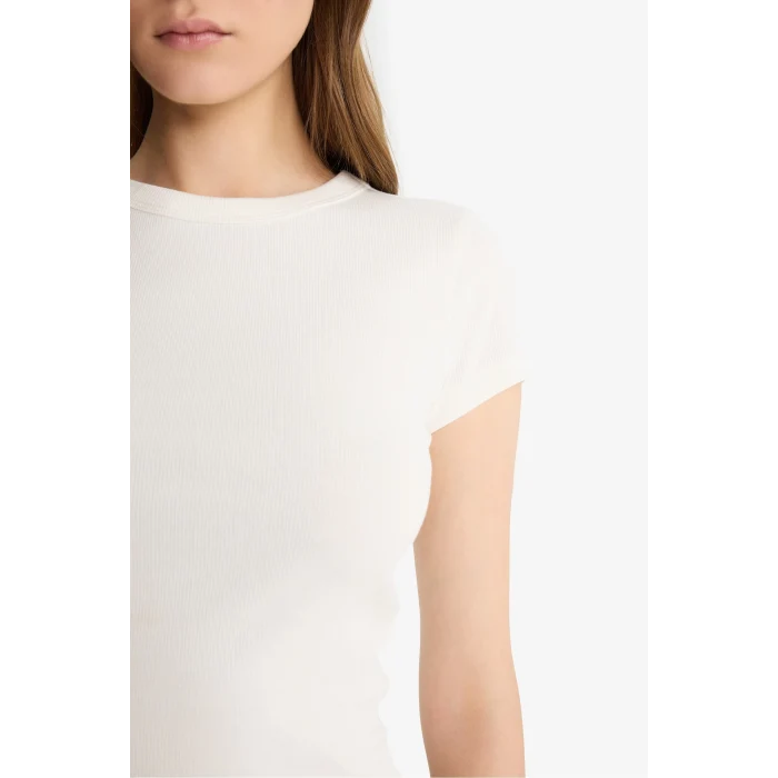 Defacto E0287 Beyaz Coool Fitted Bisiklet Yaka Basic Düz Fitilli Kaşkorse Kısa Kollu Beyaz Tişört