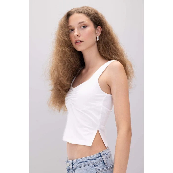 Defacto D4042 Beyaz Fitted Kalp Yaka Atlet