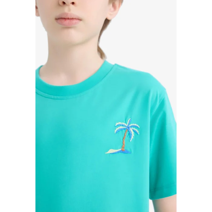 Defacto E0087 Yeşil Erkek Çocuk Bisiklet Yaka Nakışlı Kısa Kollu Tişört