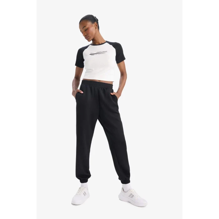 Defacto D9032 Ekru DeFactoFit Slim Fit Dar Kesim Bisiklet Yaka Baskılı Sporcu Ribana Kısa Kollu Tişört