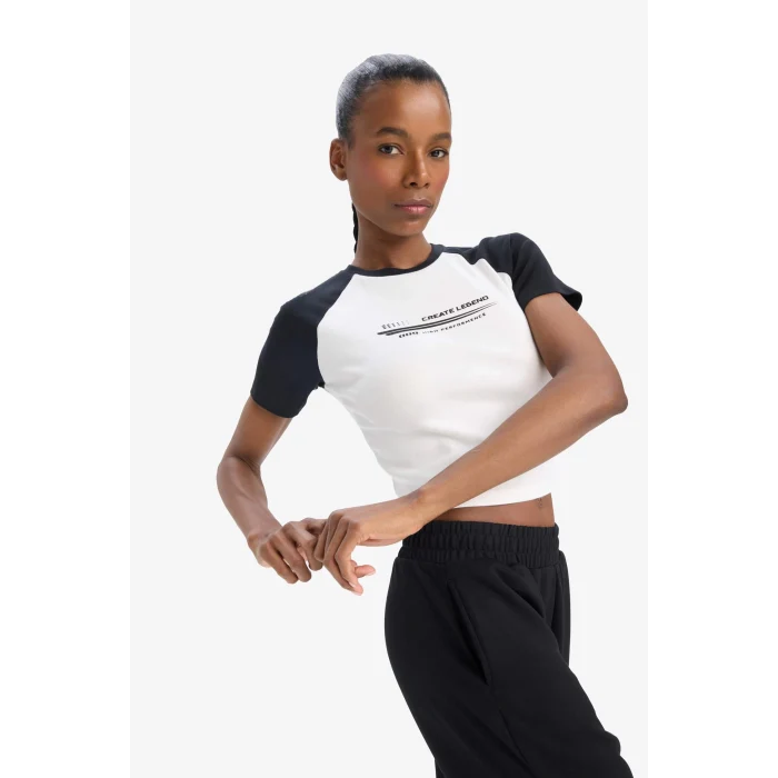 Defacto D9032 Ekru DeFactoFit Slim Fit Dar Kesim Bisiklet Yaka Baskılı Sporcu Ribana Kısa Kollu Tişört