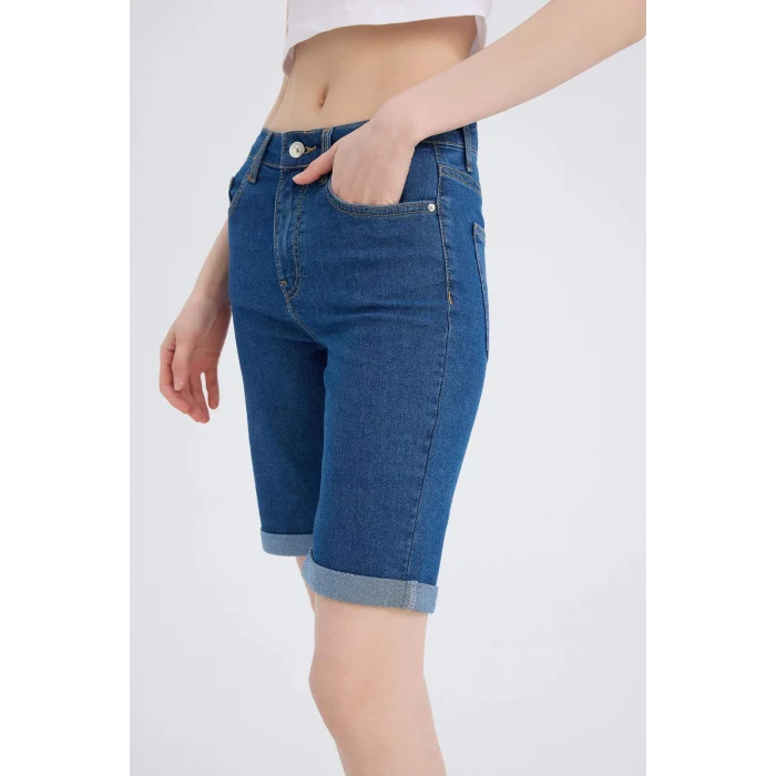 Defacto A1958 Mavi Normal Bel Katlamalı Paça Jean Bermuda Şort