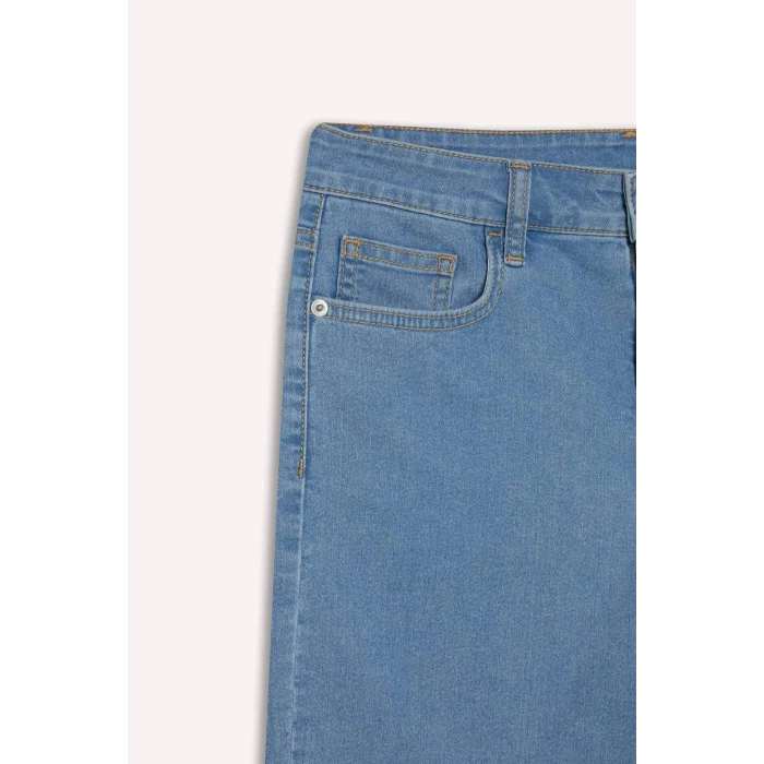 Defacto A1958 Mavi Normal Bel Katlamalı Paça Jean Bermuda Şort