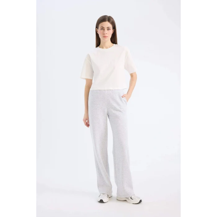 Defacto C7459 Ekru Boxy Fit Bisiklet Yaka Basic Düz Penye Kısa Kollu Tişört