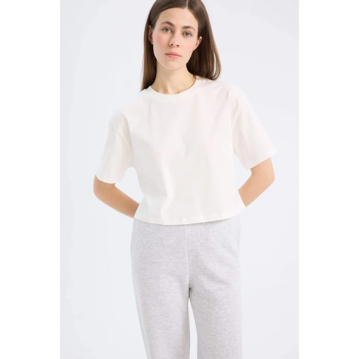 Defacto C7459 Ekru Boxy Fit Bisiklet Yaka Basic Düz Penye Kısa Kollu Tişört