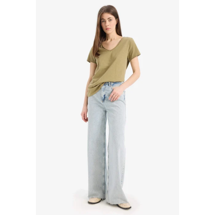 Defacto K1507 Haki Regular Fit V Yaka Basic Düz Kısa Kollu Tişört