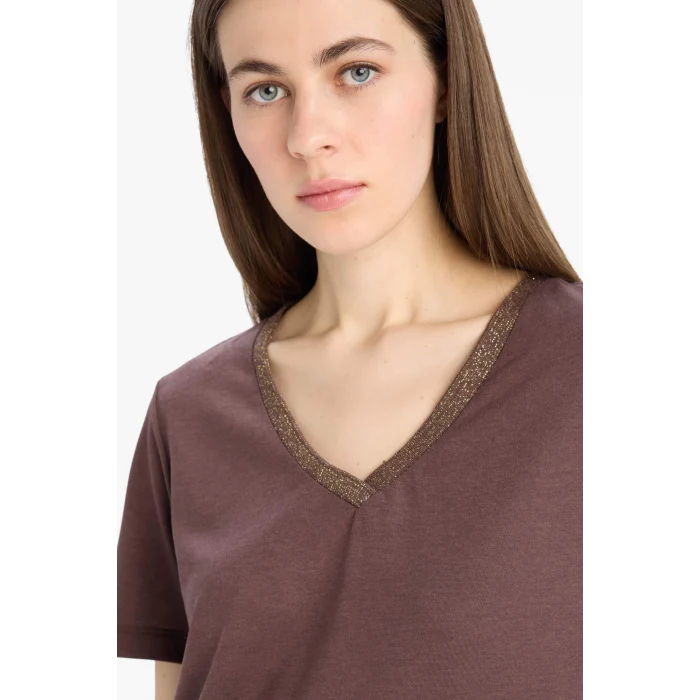 Defacto K5057 Kahve Regular Fit V Yaka Basic Düz Kısa Kollu Tişört