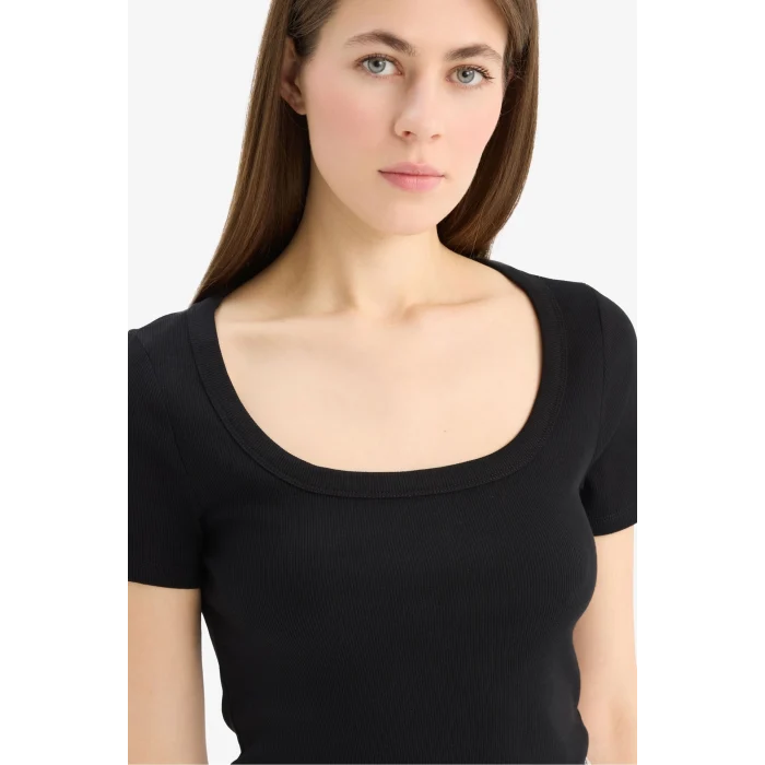 Defacto F0684 SiyahSlim Fit Dar Kesim Bisiklet Yaka Basic Düz Fitilli Kaşkorse Kısa Kollu Siyah Tişört