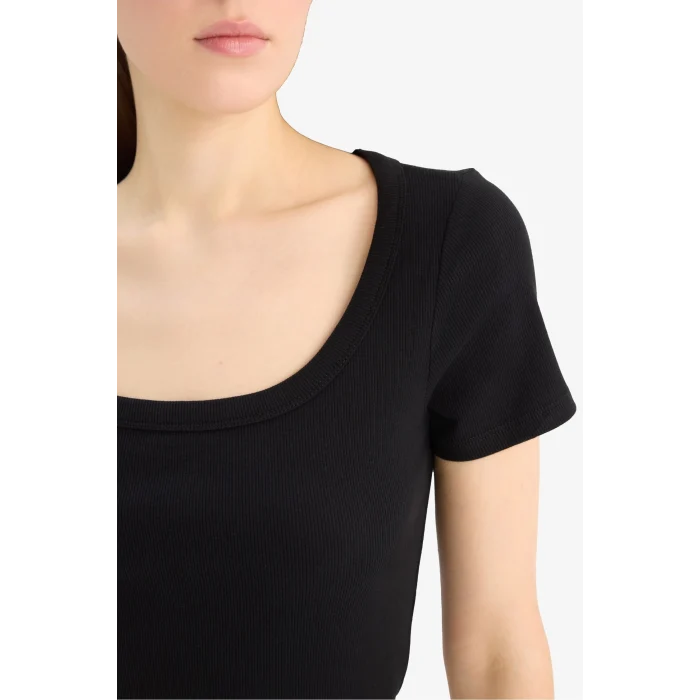 Defacto F0684 SiyahSlim Fit Dar Kesim Bisiklet Yaka Basic Düz Fitilli Kaşkorse Kısa Kollu Siyah Tişört