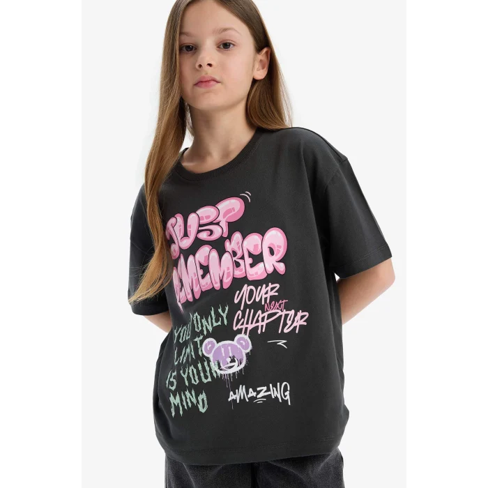 Defacto E0356 Antrasit Kız Çocuk Oversize Geniş Kalıp Bisiklet Yaka Baskılı Kısa Kollu Tişört