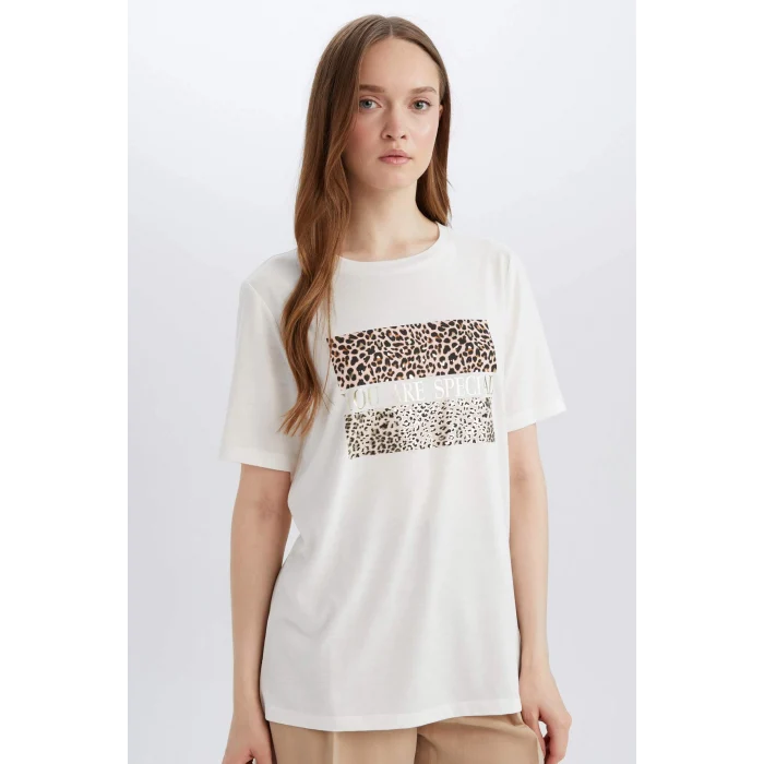 Defacto D8925 Ekru Regular Fit Bisiklet Yaka Leopar Baskılı Kısa Kollu Tişört