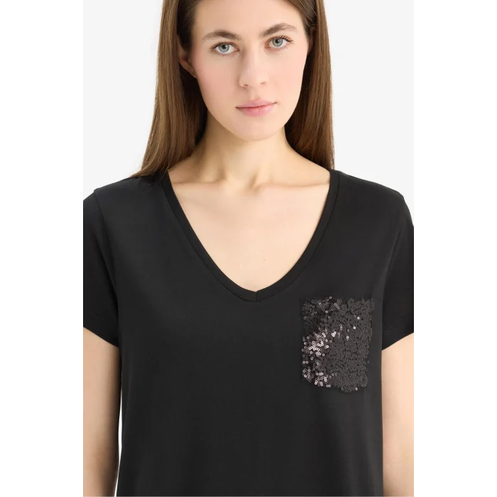 Defacto U3769 Siyah Regular Fit V Yaka Payetli Kısa Kollu Tişört
