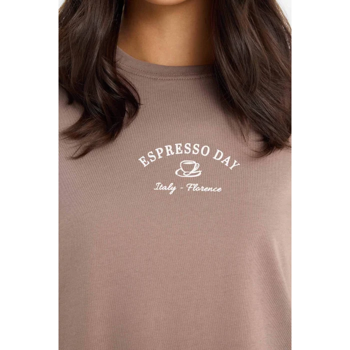 Defacto F2093 Kahve Relax Fit Bisiklet Yaka Baskılı Penye Kısa Kollu Tişört