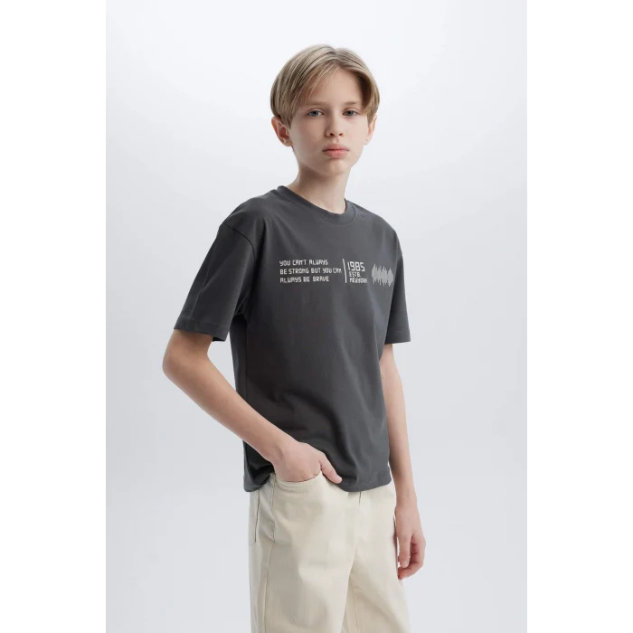 Defacto B6165 Antrasit Erkek Çocuk Oversize Geniş Kalıp Bisiklet Yaka Baskılı Kısa Kollu Tişört