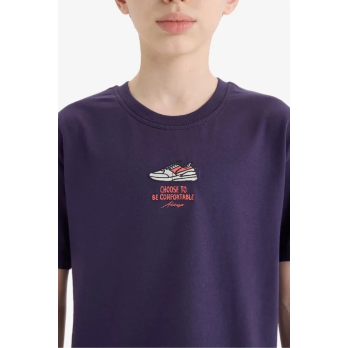 Defacto E0086 Mor Erkek Çocuk Bisiklet Yaka Nakışlı Kısa Kollu Tişört