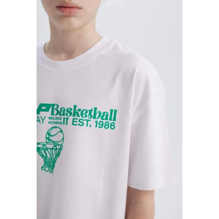 Defacto B6165 Beyaz Erkek Çocuk Oversize Geniş Kalıp Bisiklet Yaka Baskılı Kısa Kollu Tişört