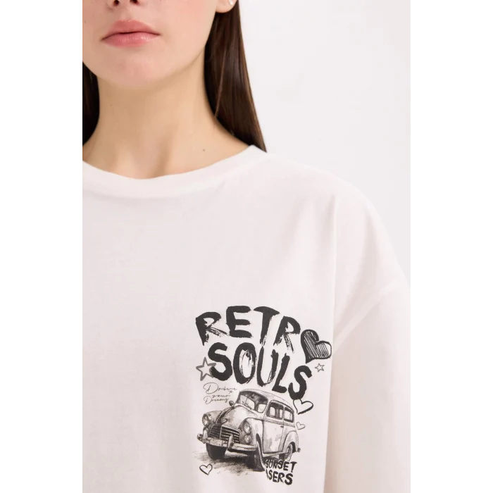 Defacto D9612 Beyaz Oversize Geniş Kalıp Bisiklet Yaka Sırt Baskılı Kısa Kollu Tişört