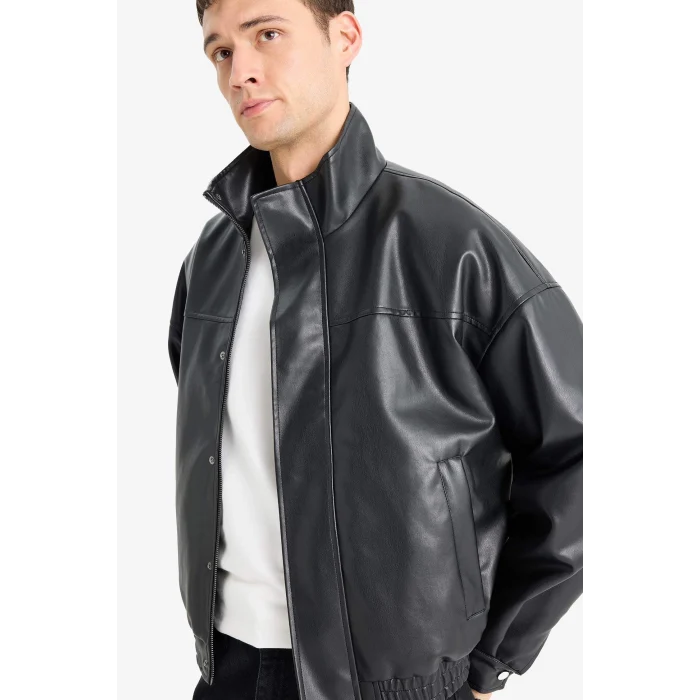 Defacto D2427 Siyah Su İtici Suni Deri Mont Ceket Oversize Geniş Kalıp Dik Yaka Fermuarlı Çıtçıt Kapamalı Cepli