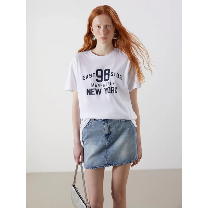 XSIDE Beyaz Bisiklet Yaka New York Baskılı Kadın Tişört