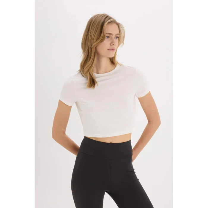 Defacto D7295 Ekru DeFactoFit Crop Bisiklet Yaka Basic Düz Sporcu Kısa Kollu Tişört