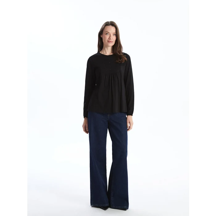 LCW Grace Siyah Bisiklet Yaka Nakışlı Bluz