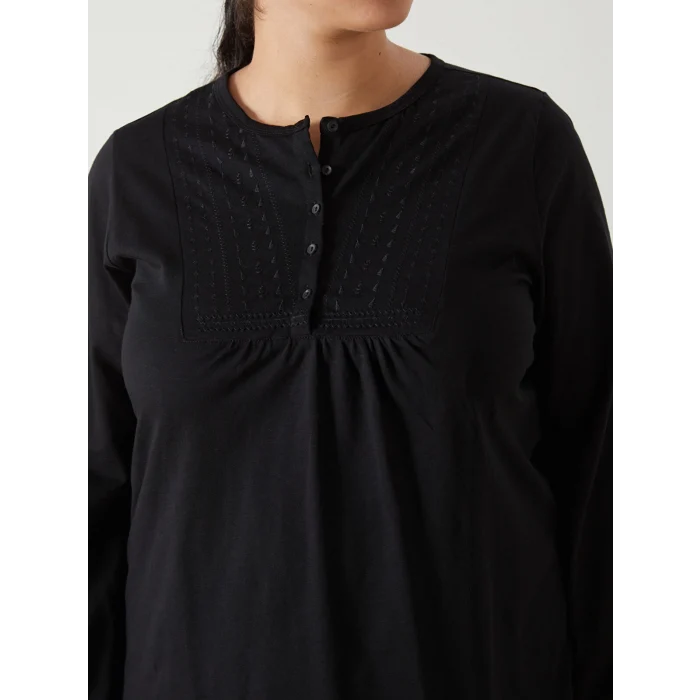 LCW Grace Siyah Bisiklet Yaka Nakışlı Bluz