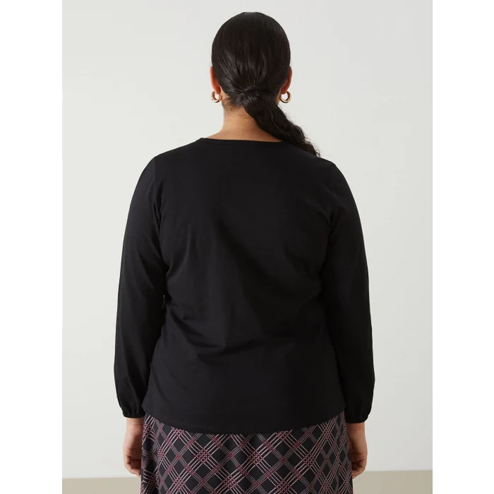 LCW Grace Siyah Bisiklet Yaka Nakışlı Bluz
