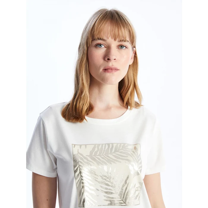 LCWAIKIKI Basic Ekru Bisiklet Yaka Baskılı Kısa Kollu Kadın Tişört