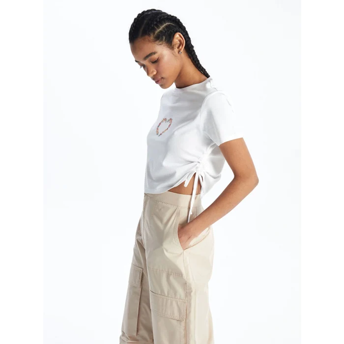 XSIDE Beyaz Bisiklet Yaka Baskılı Kısa Kollu Kadın Crop