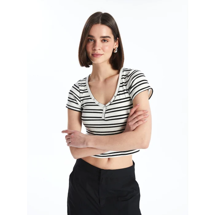 XSIDE Siyah V Yaka Çizgili Kısa Kollu Kadın Crop