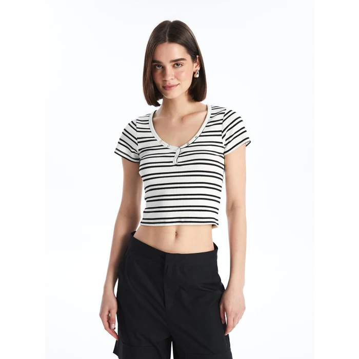 XSIDE Siyah V Yaka Çizgili Kısa Kollu Kadın Crop