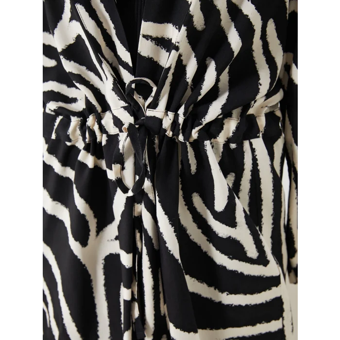 LCWAIKIKI Classic Siyah Şal Yaka Desenli Kadın Kimono