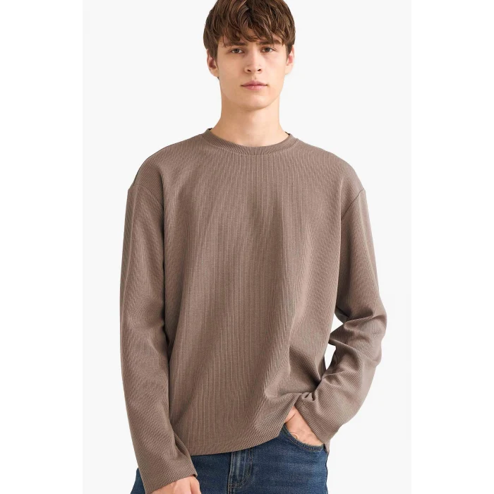 Defacto E8439 Kahve Regular Fit Bisiklet Yaka Triko Görünümlü Uzun Kollu Tişört