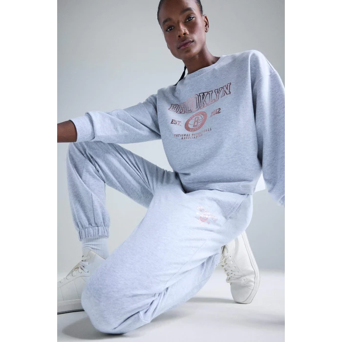 Defacto E8863AXGR421 Gri DeFactoFit NBA Brooklyn Nets Bisiklet Yaka Sporcu Sweatshirt