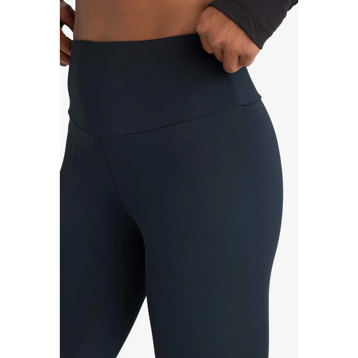 Defacto B4147AXBK81 Siyah DeFactoFit Toparlayıcı Yüksek Bel Esnek Kumaş Basic Sporcu Tayt