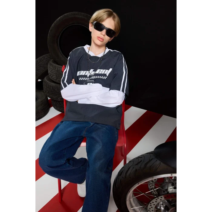 Defacto F1964A8AR222 Antrasit Erkek Çocuk Oversize Geniş Kalıp V Yaka Baskılı Paraşüt Uzun Kollu Tişört