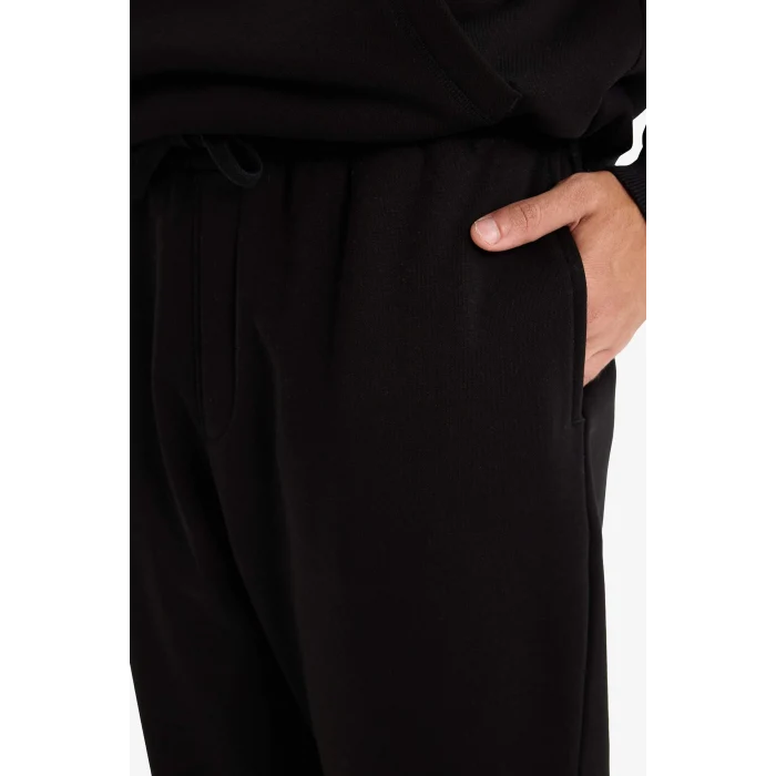 Defacto E6326AXBK81 Siyah Regular Fit Beli Bağcıklı Cepli Paçası Lastikli Şardonlu Basic Düz Jogger Eşofman Altı