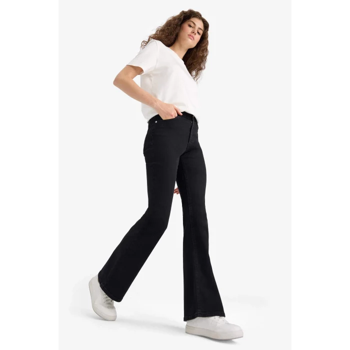 Defacto E9157AXNM40 Siyah Mia Flare Fit Normal Bel İspanyol Paça Uzun Jean Pantolon