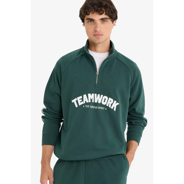 Defacto F0115AXGN536 Yeşil Boxy Fit Dik Yaka Yarım Fermuarlı Baskılı Sweatshirt