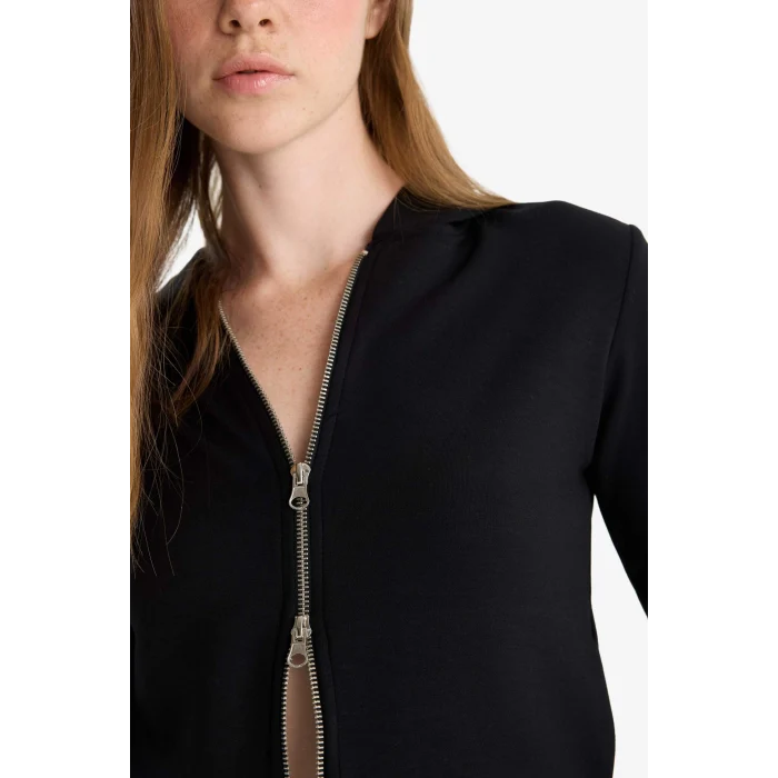 Defacto F7651AXBK81 Siyah Slim Fit Dar Kesim Kapüşonlu Modal Fermuarlı Sweatshirt