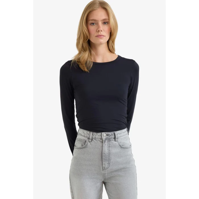 Defacto D3756AXBK81 Siyah Slim Fit Dar Kesim Bisiklet Yaka Basic Düz Uzun Kollu Tişört