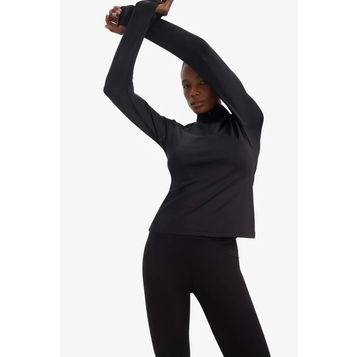 Defacto B0811AXBK81 Siyah DeFactoFit Standart Fit Dik Yaka Fermuarlı İçi Yumuşak Tüylü Sporcu Uzun Kollu Tişört