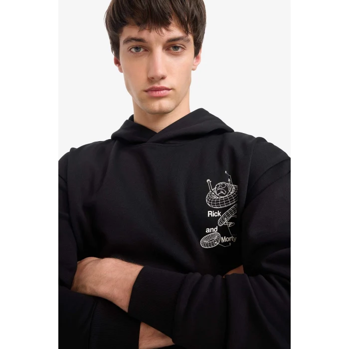 Defacto E9295AXBK81 Siyah Rick and Morty Boxy Fit Kapüşonlu Sırt Baskılı Sweatshirt