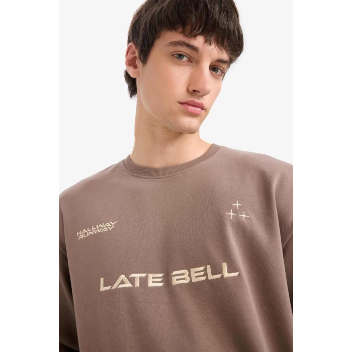 Defacto F0117AXBN571 Kahve %100 Pamuk Boxy Fit Bisiklet Yaka Nakışlı Sweatshirt