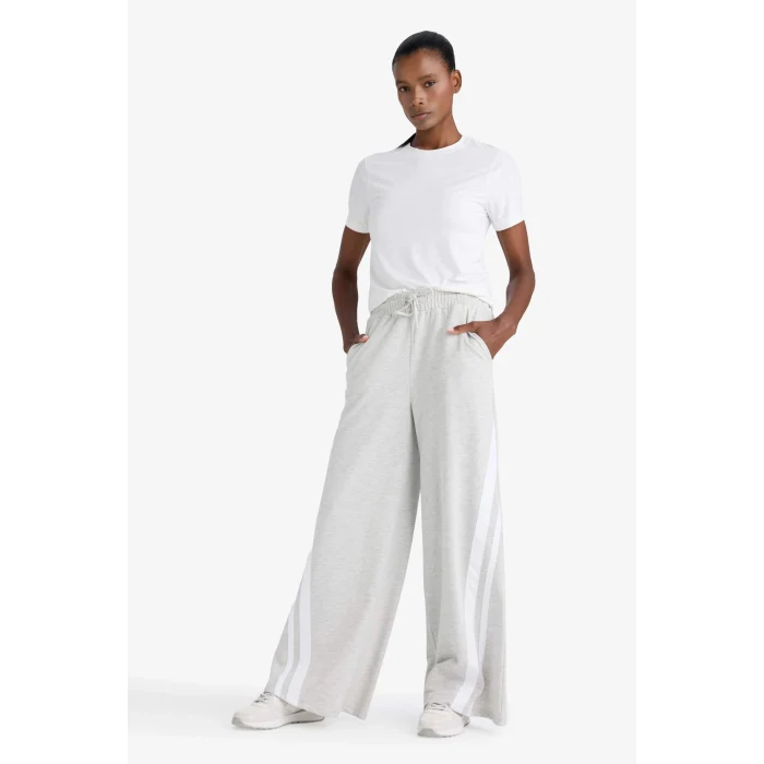 Defacto E7719AXGR93 Gri DeFactoFit Wide Leg Geniş Paça Şeritli Standart Boy Sporcu Pantolon