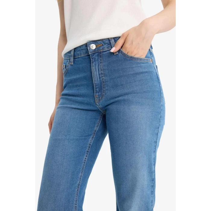 Defacto E9166AXNM28 Mavi Mia Flare Fit Normal Bel İspanyol Paça Uzun Jean Pantolon