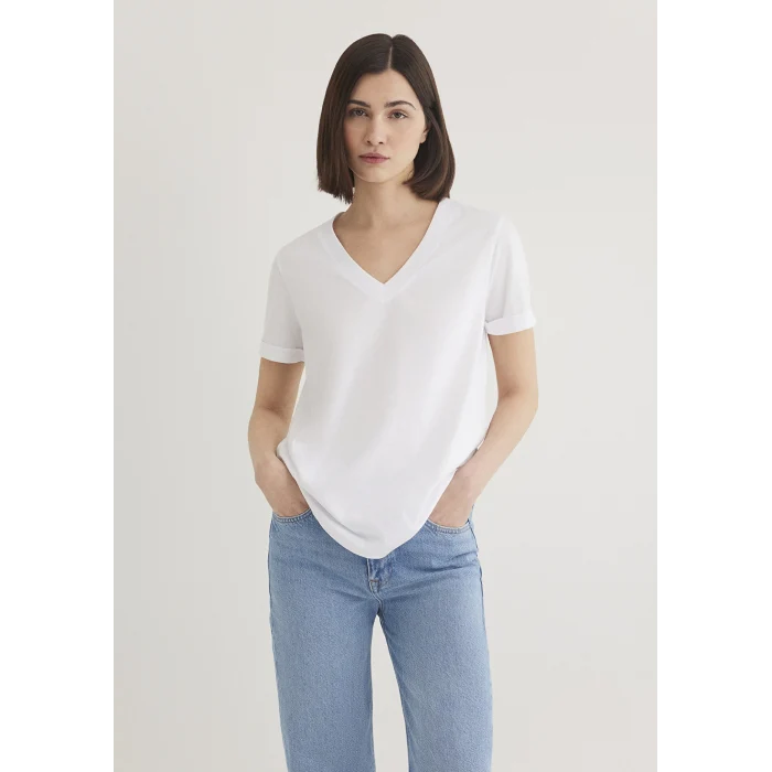 Mavi 166248-620 V Yaka Beyaz Basic Tişört